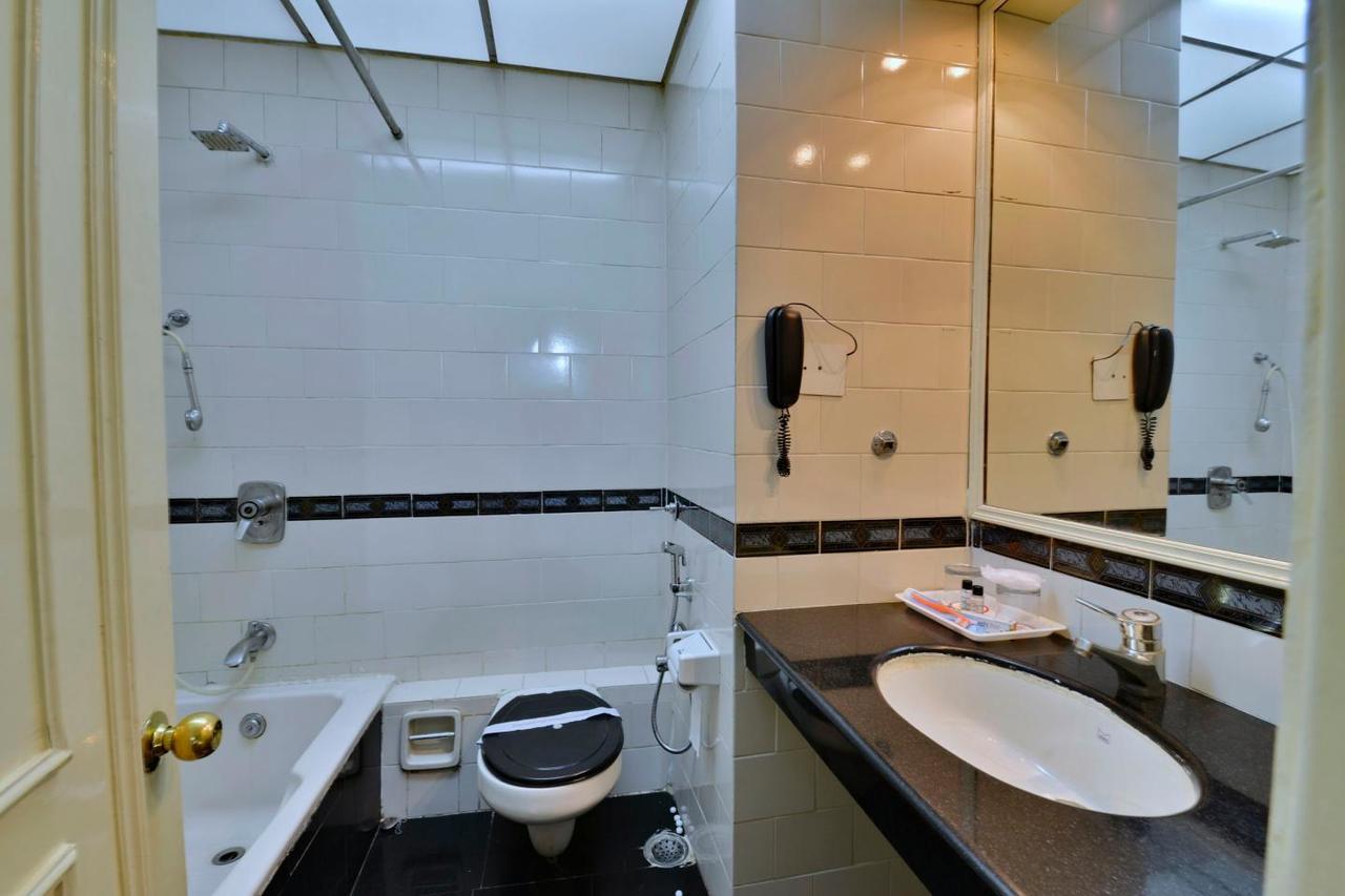 Hotel Surendra Vilas Bhopal Bagian luar foto