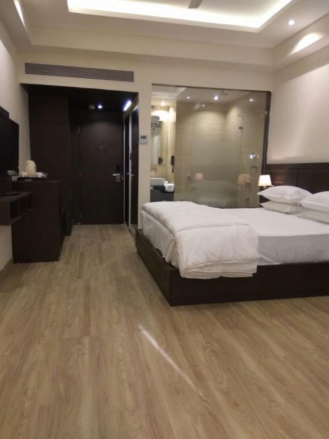 Hotel Surendra Vilas Bhopal Bagian luar foto